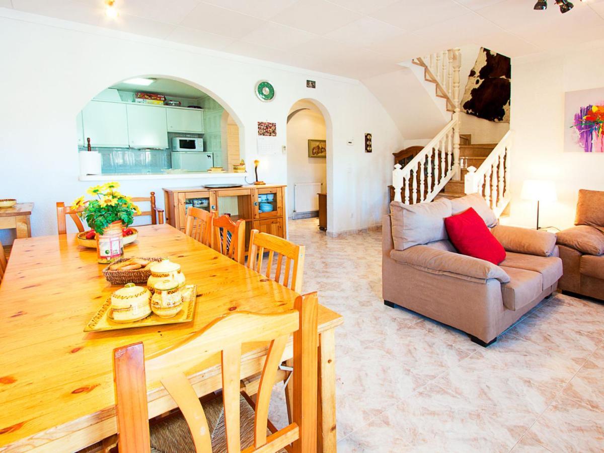 Holiday Home Requesens Canal Емпуриабрава Екстериор снимка